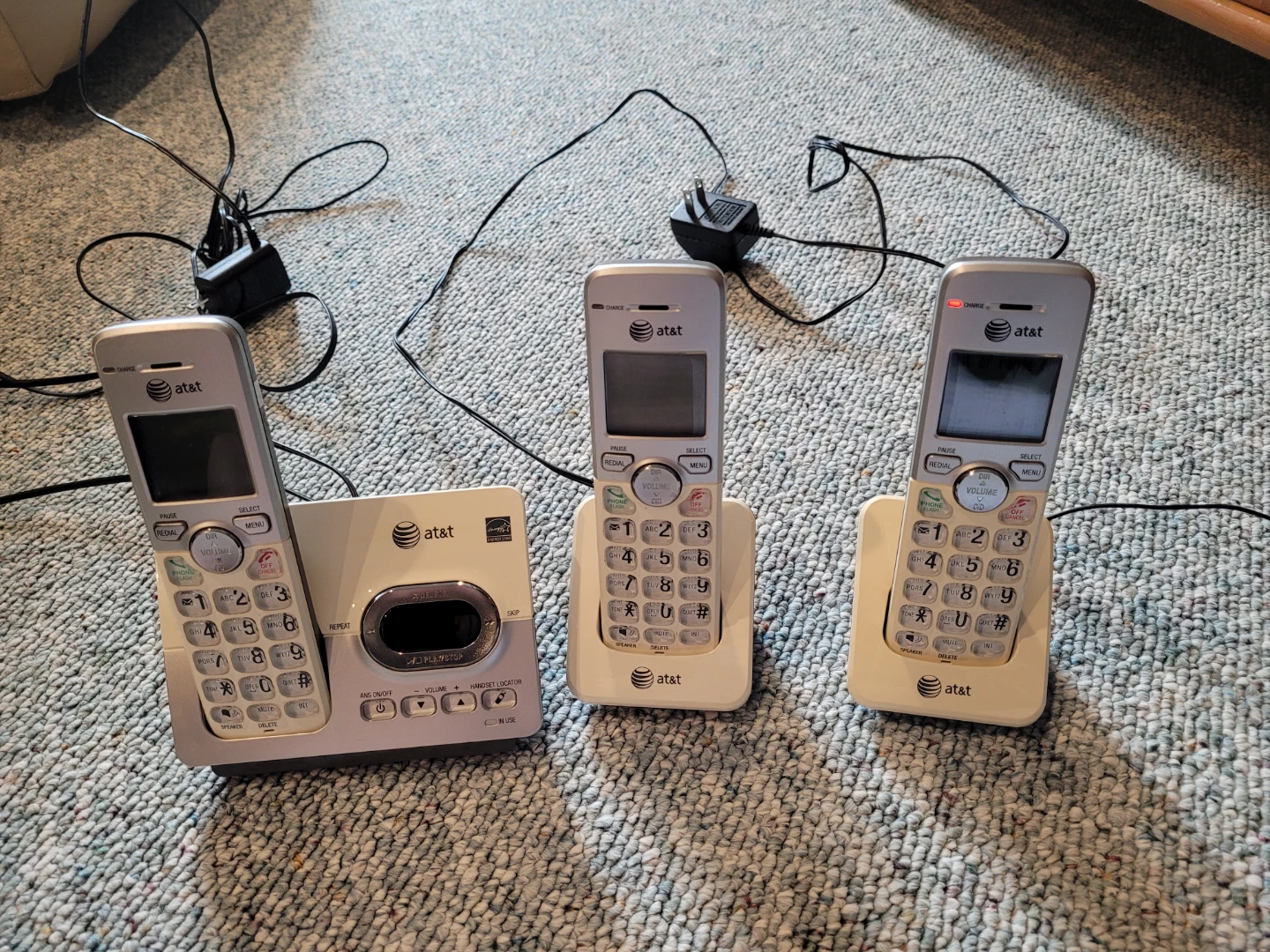 AT&T Cordless Phone with 3 Handsets