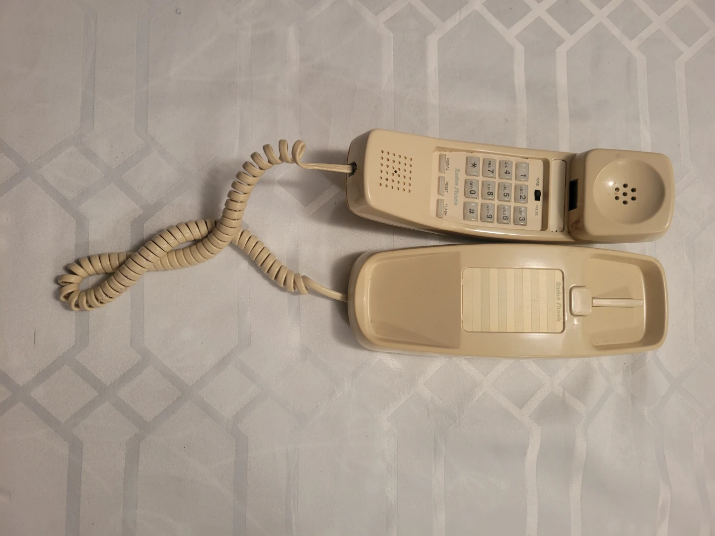 Radio Shack Trimline Corded Phone - photo 2