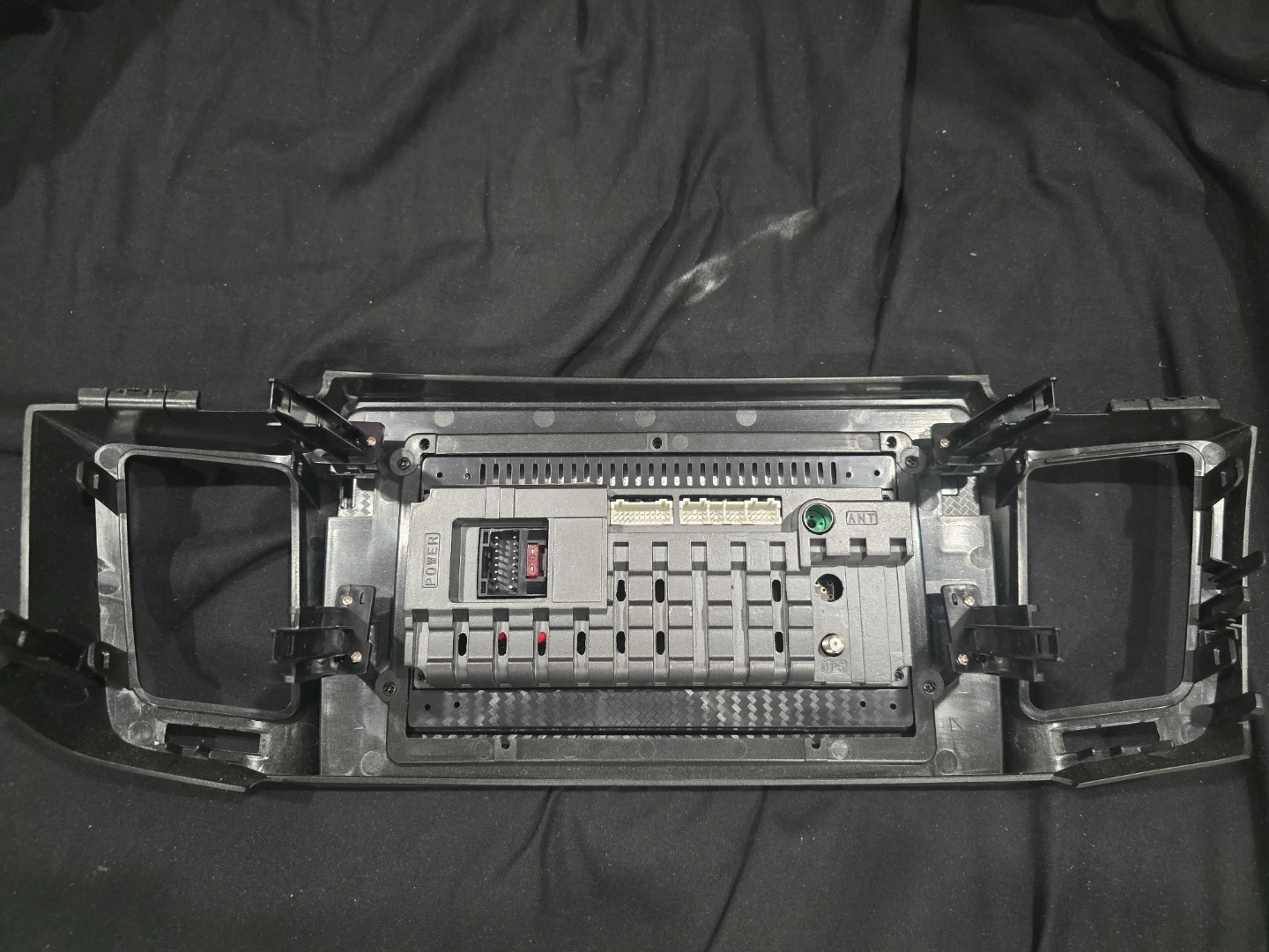 Radio replacement for 2014 Toyota Rav 4 - photo 4