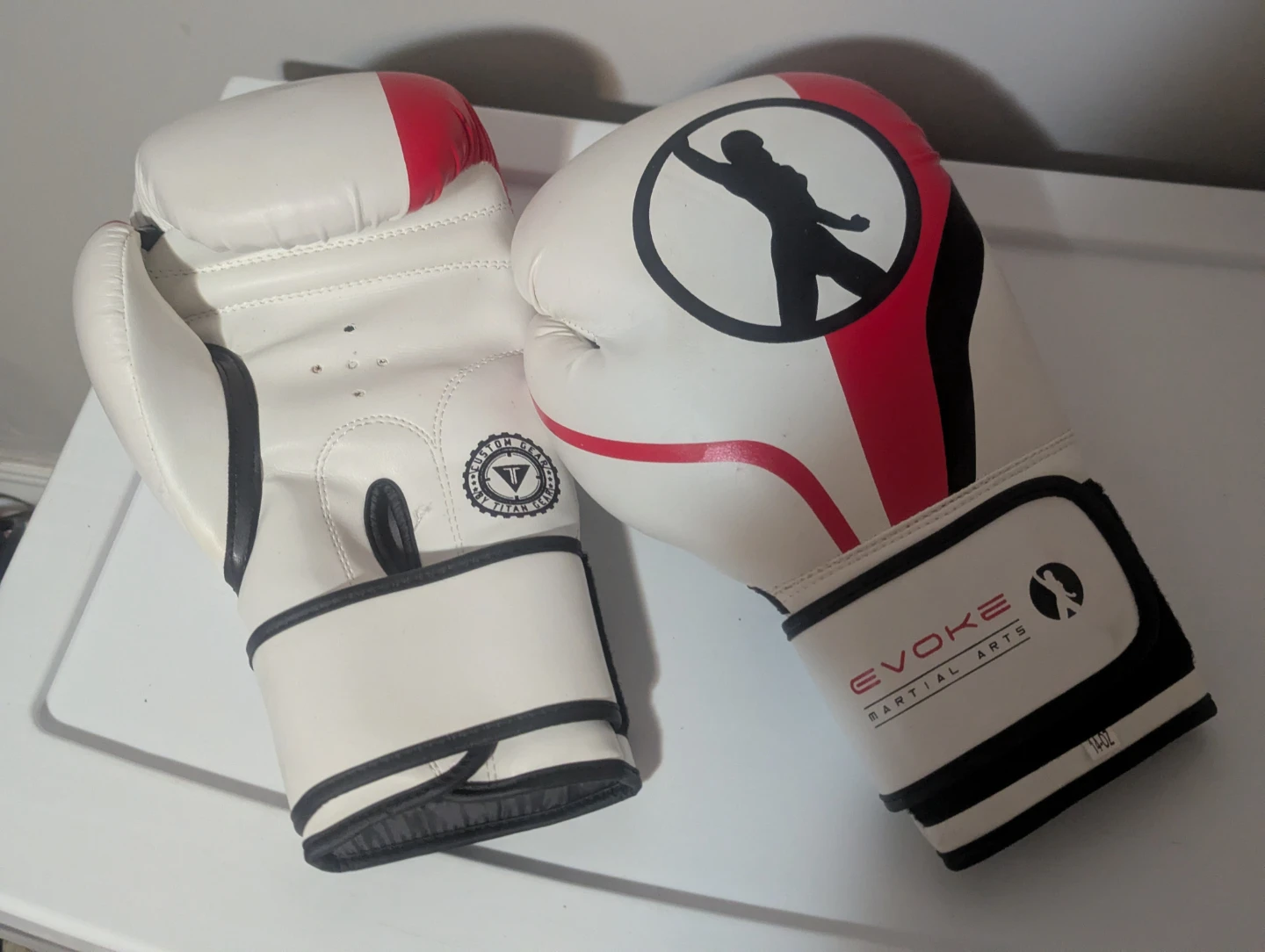 Evoke Martial Arts Boxing Gloves 14 oz - photo 3