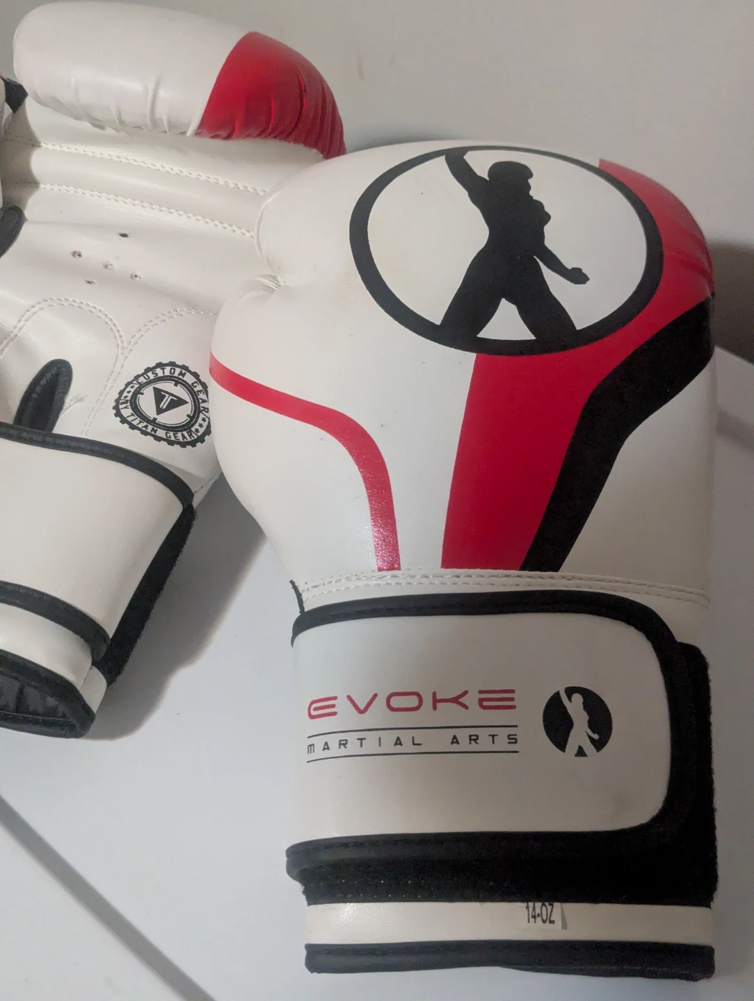 Evoke Martial Arts Boxing Gloves 14 oz - photo 4