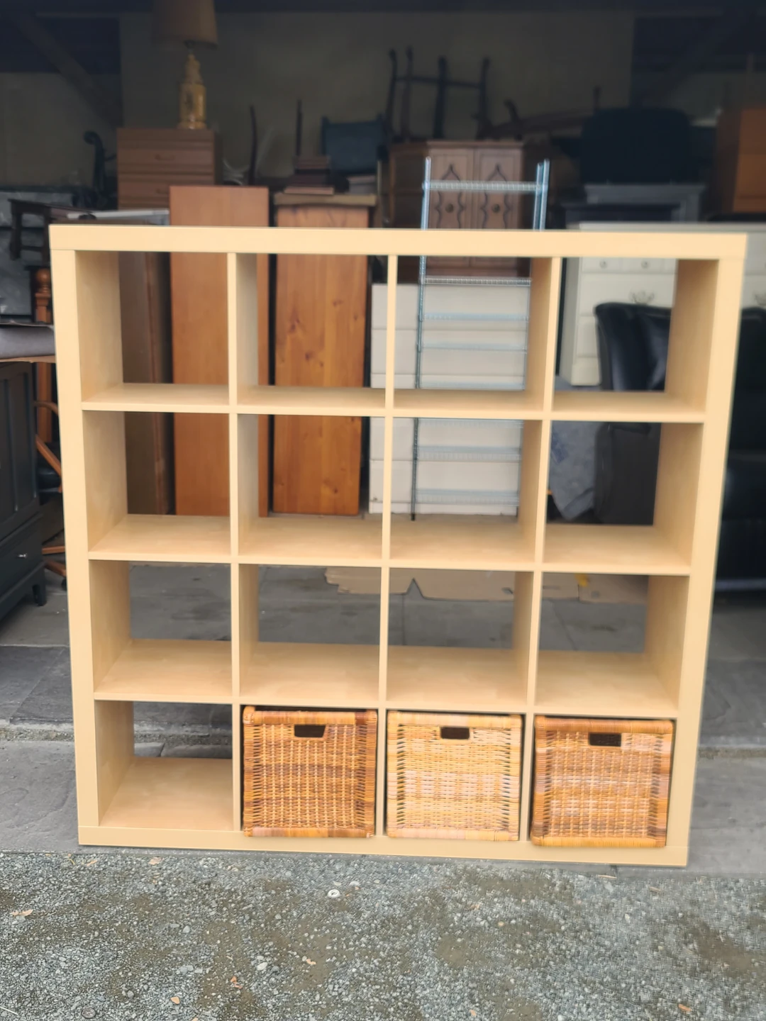 16 Cube Storage Unit with Baskets