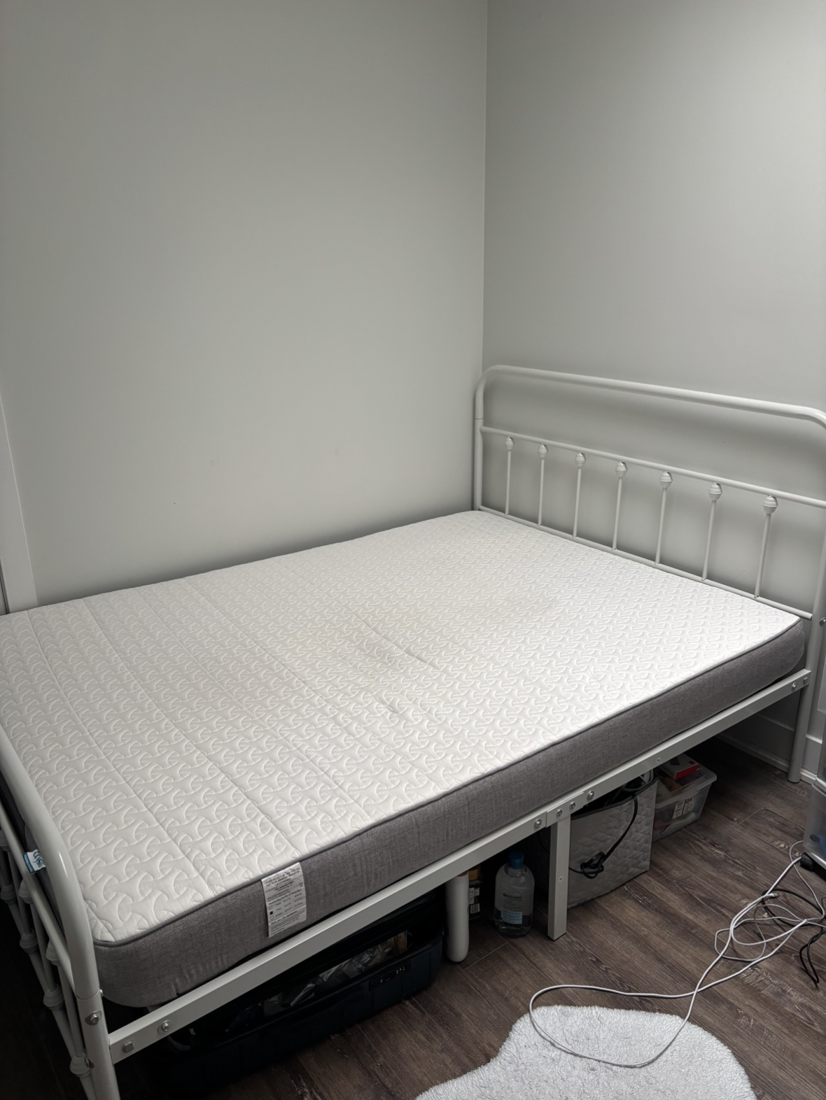 Full size mattress + bed frame