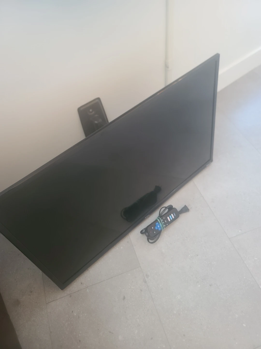 32 inch ROKO Smart TV