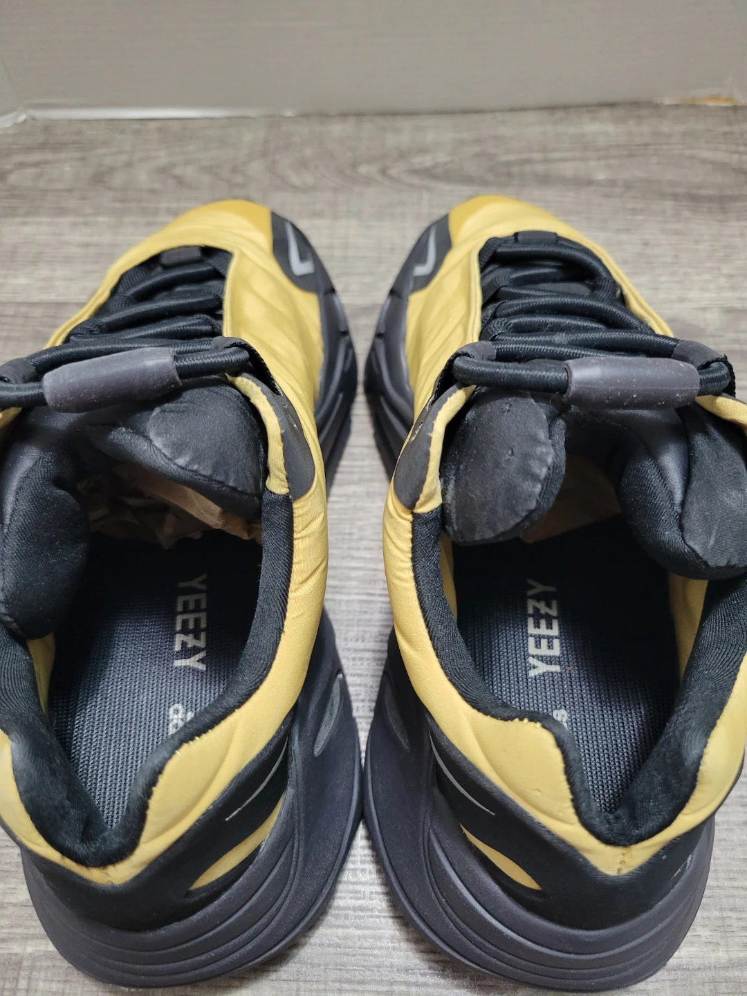 Adidas Yeezy 700 MNVN "Honey Flux" Yellow size 4 - photo 3