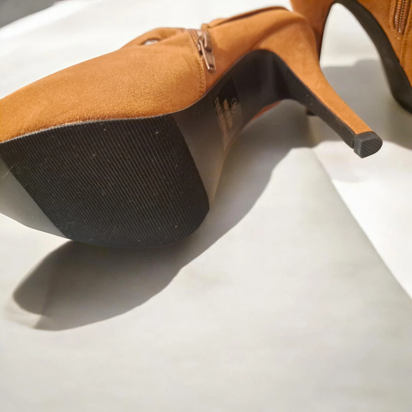 FREE Brown heels size 8 - photo 2