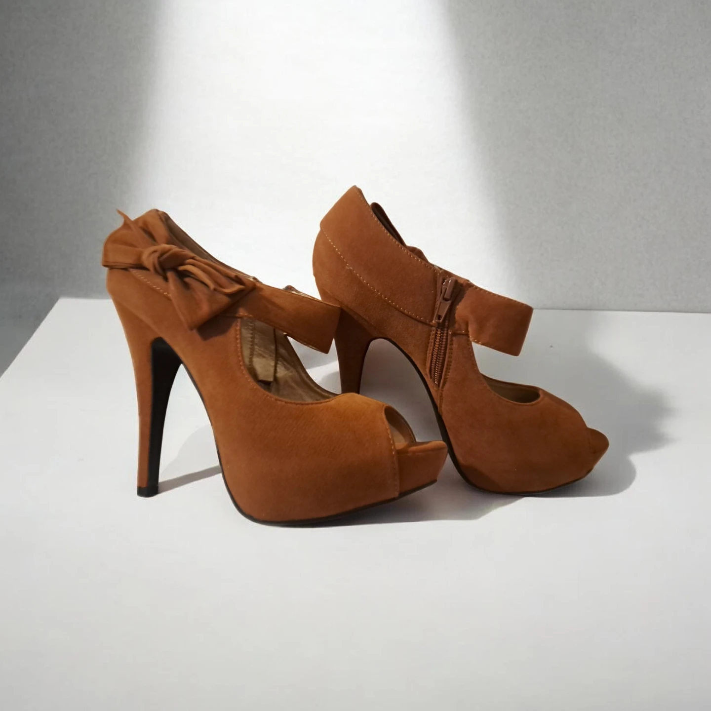 FREE Brown heels size 8 - photo 3