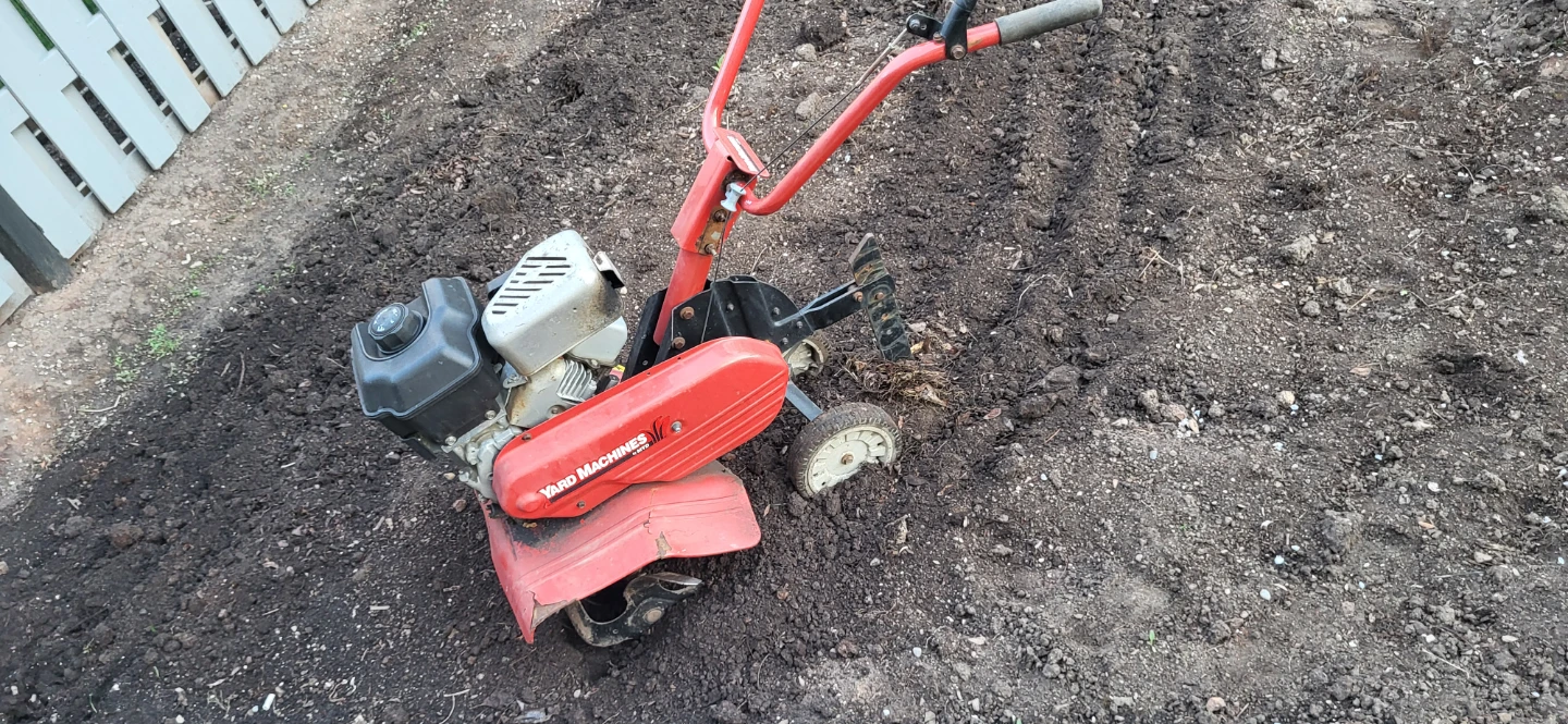 Yard Machines Tiller - photo 2