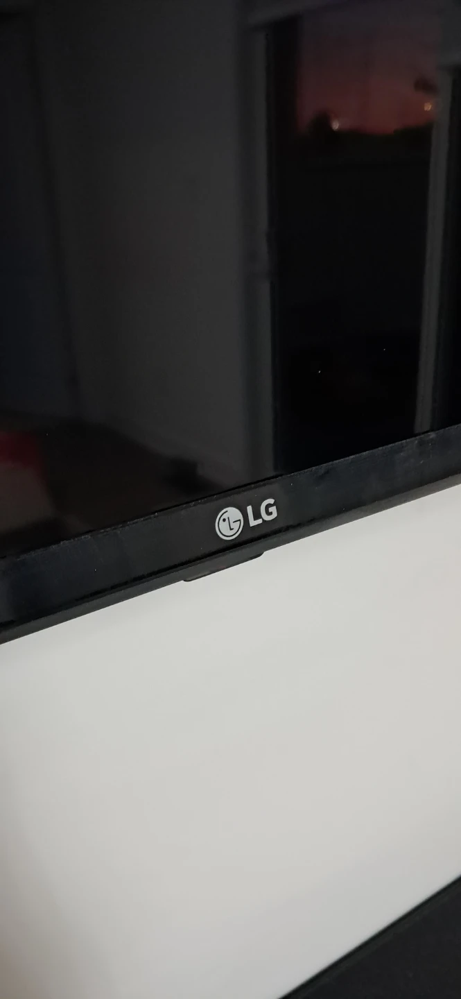 LG 55 inch TV - photo 3