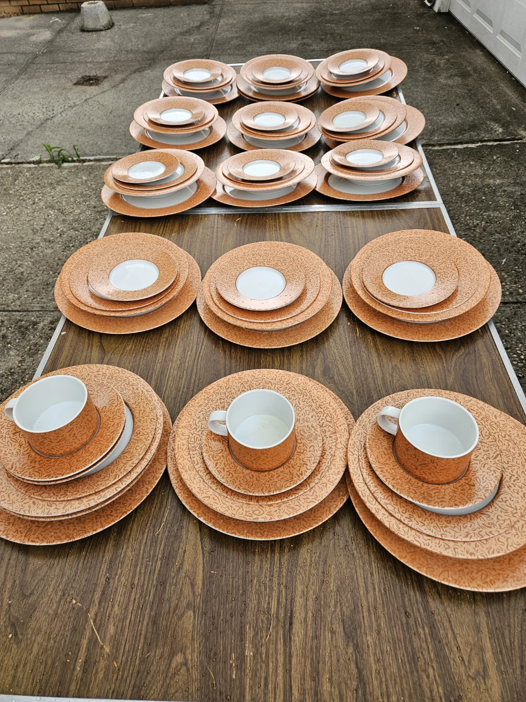 Beautiful 90 pieces fine china dinnerware set - photo 2
