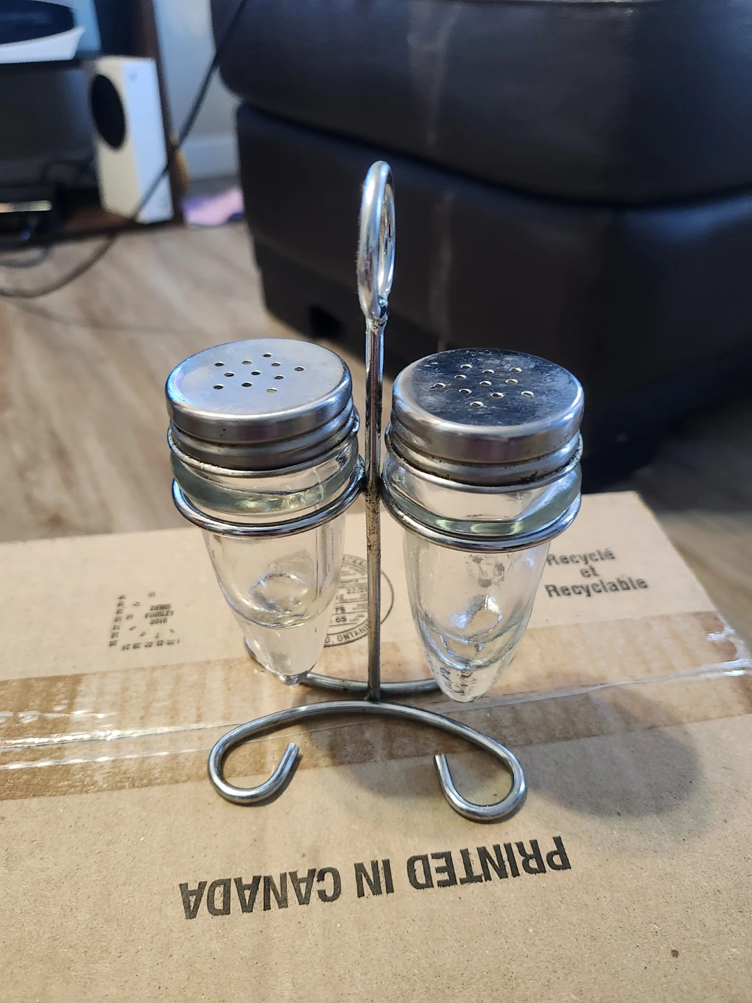 Salt and Pepper Shaker Set with Metal Stand