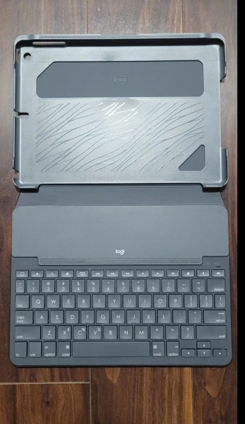Logitech Folio Keyboard Case