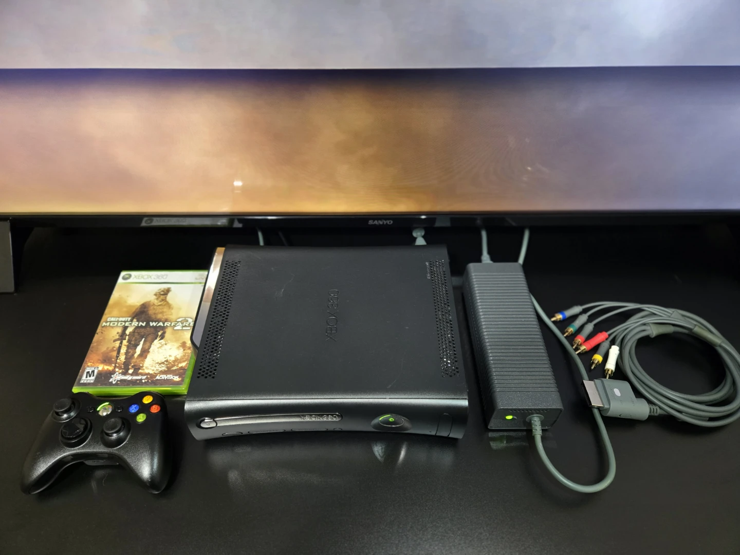 CLEAN XBOX 360 ELITE + CALL OF DUTY MW2