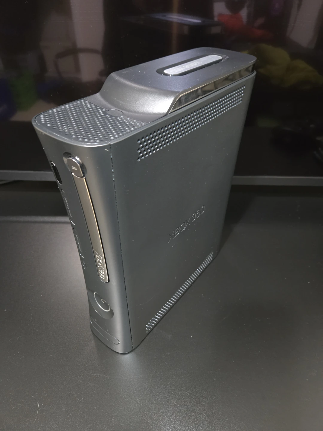 CLEAN XBOX 360 ELITE + CALL OF DUTY MW2 - photo 2