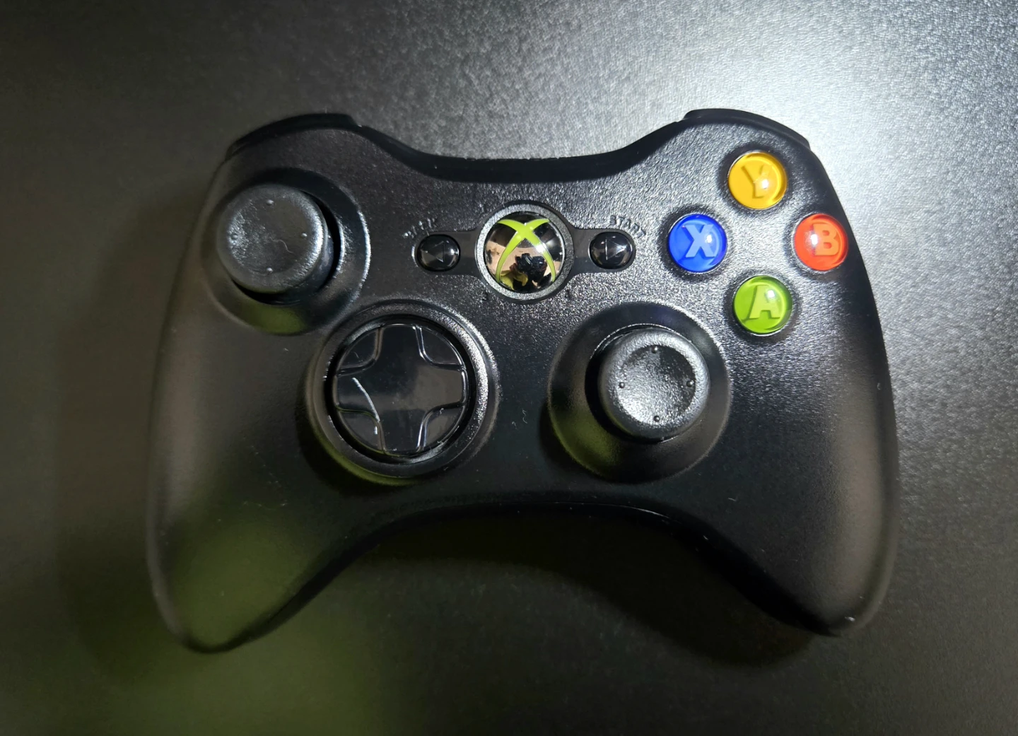 CLEAN XBOX 360 ELITE + CALL OF DUTY MW2 - photo 4