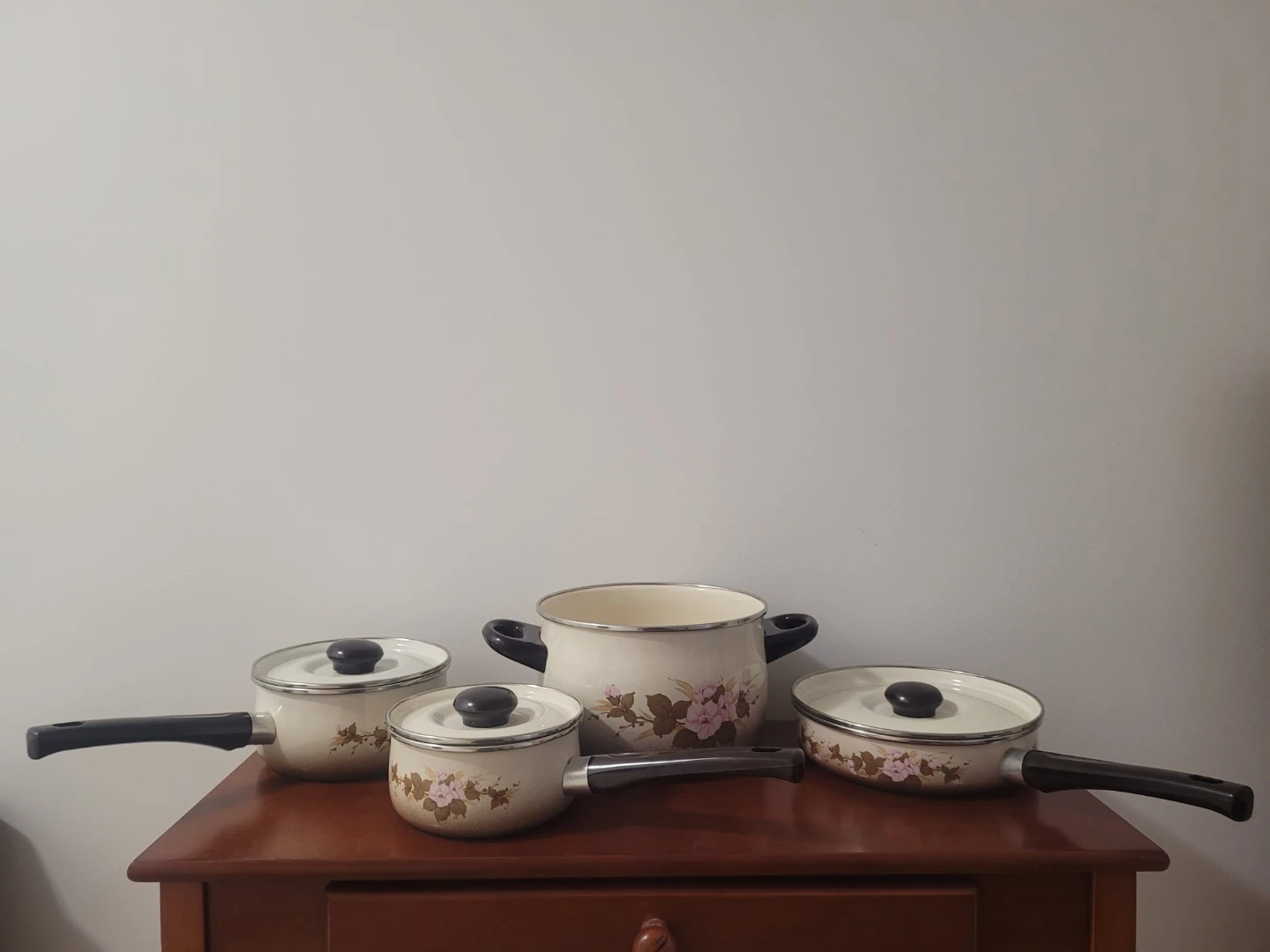 Vintage Enamelware Pot and Pan Set