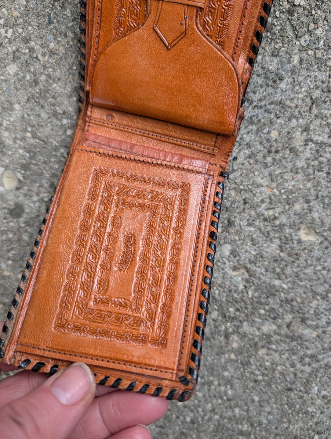 Vintage Tooled Leather Bifold Wallet - photo 2