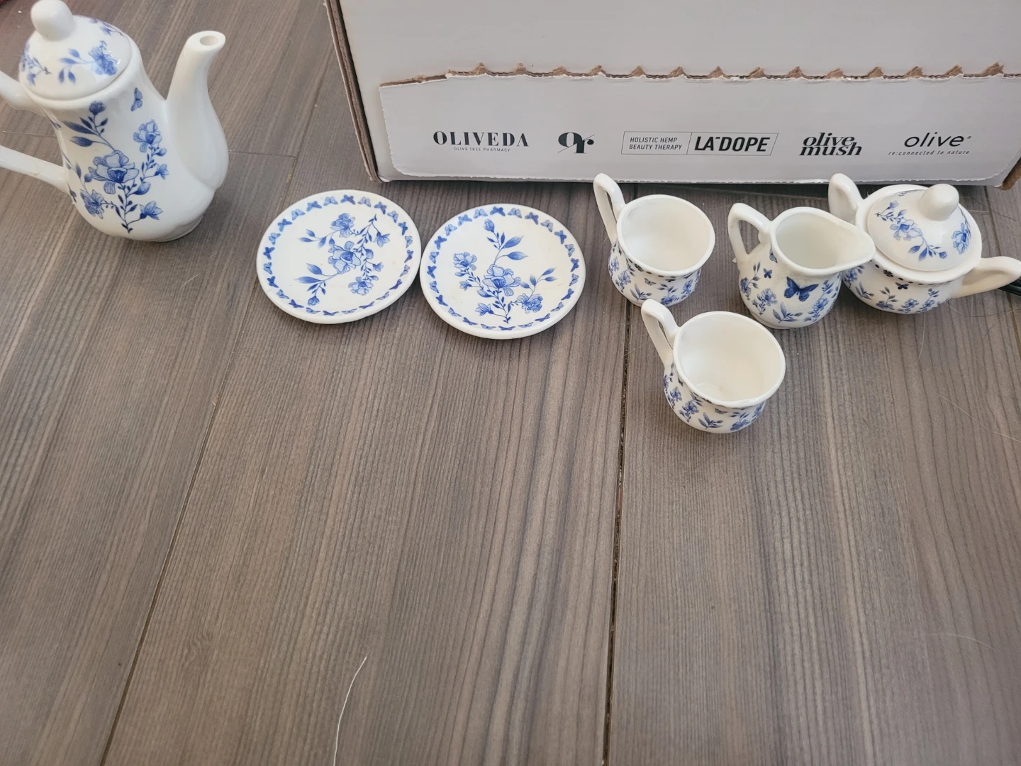 Blue and White Butterfly Teacup Set with Tray - photo 3