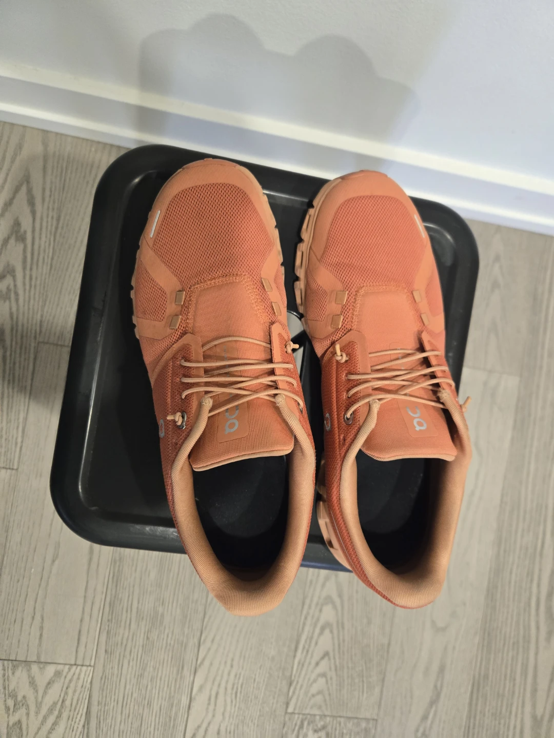 On Cloud Running Shoes - Coral - Size US M9 / EU 42.5 - photo 2