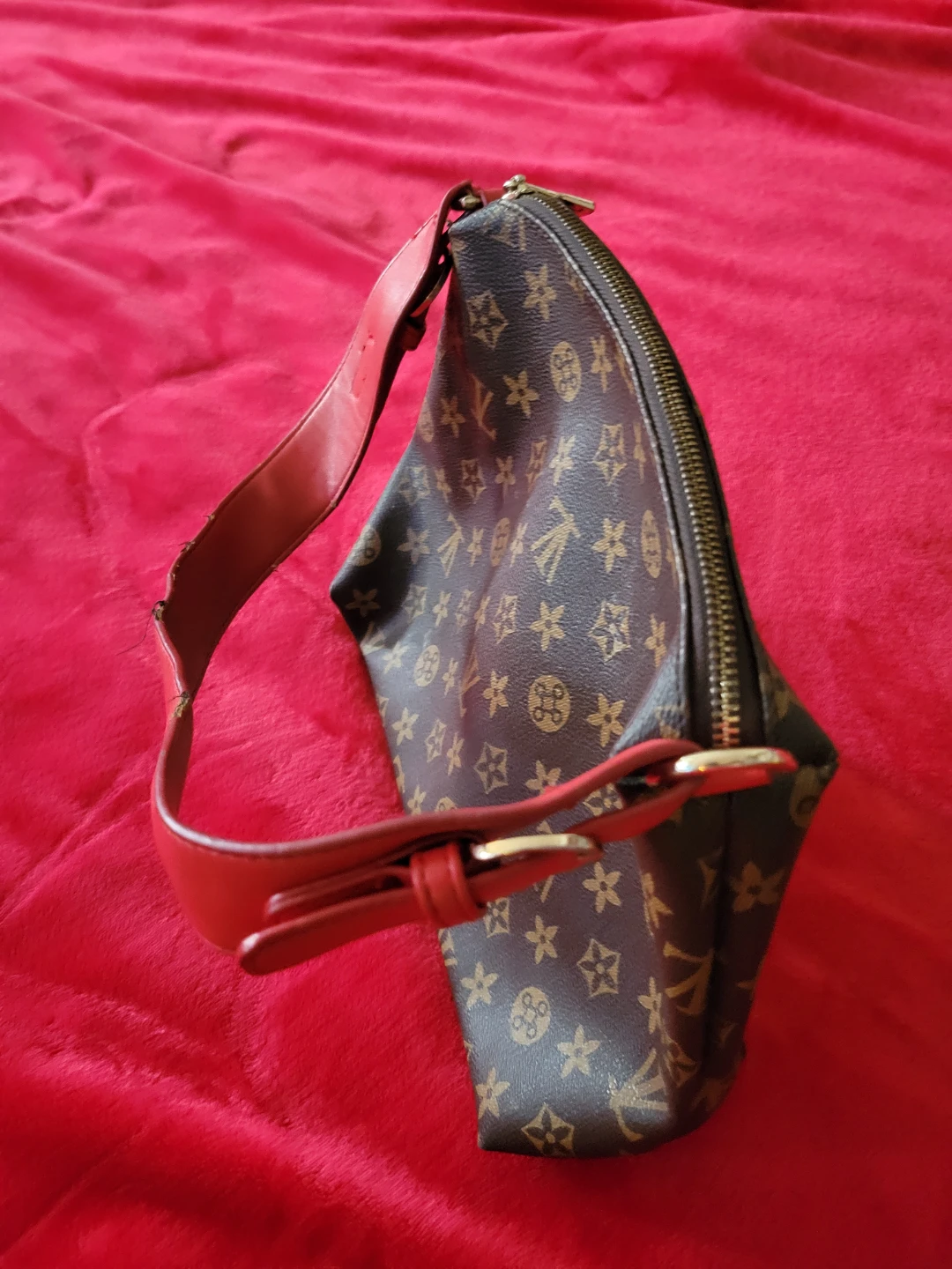 Louis Vuitton Monogram Shoulder Bag - photo 3