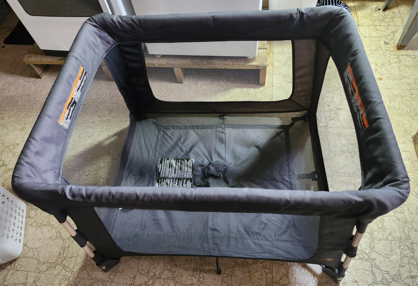Maxi-Cosi Swift 3-in-1 Travel Play Yard Used - photo 2