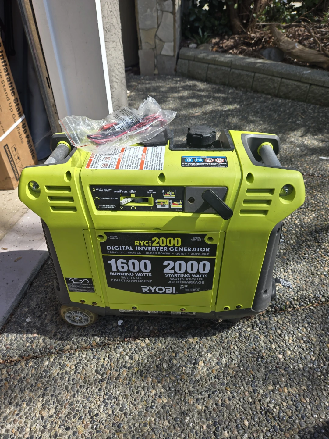 Ryobi RYGI2000 Digital Inverter Generator - 1600 Running Watts - photo 2