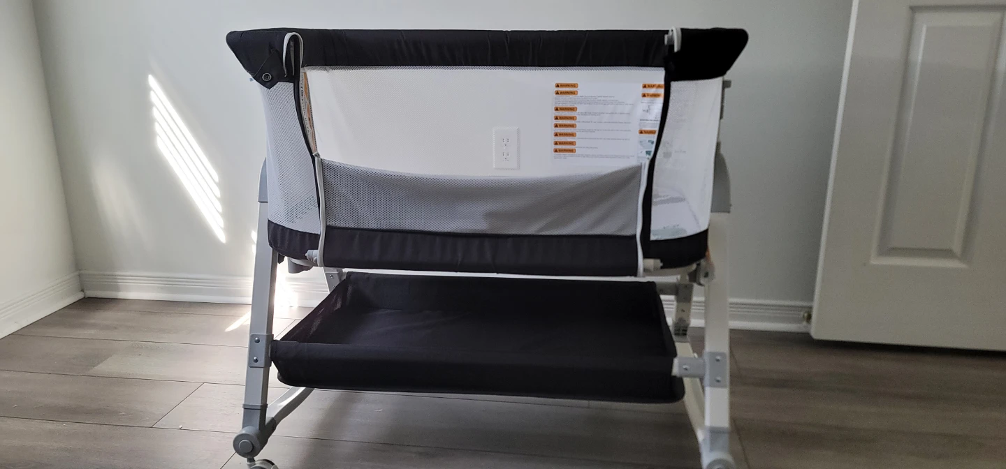 Baby Bassinet Bedside Sleeper with Wheels - photo 4