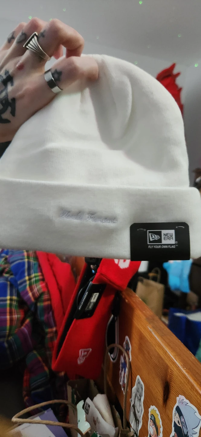 Supreme New Era White Beanie - photo 3