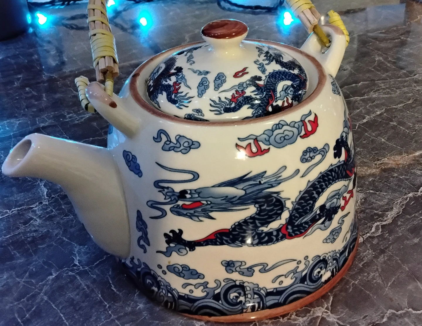Teapot wth Chinese Dragon design - photo 3