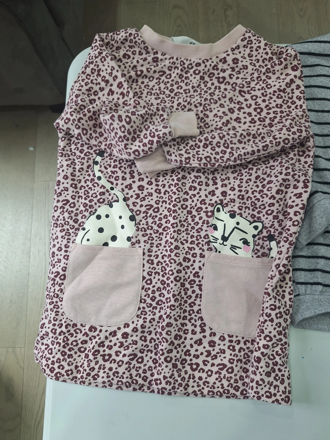 Bundle of 4 Girls' Long Sleeve Tops - photo 2
