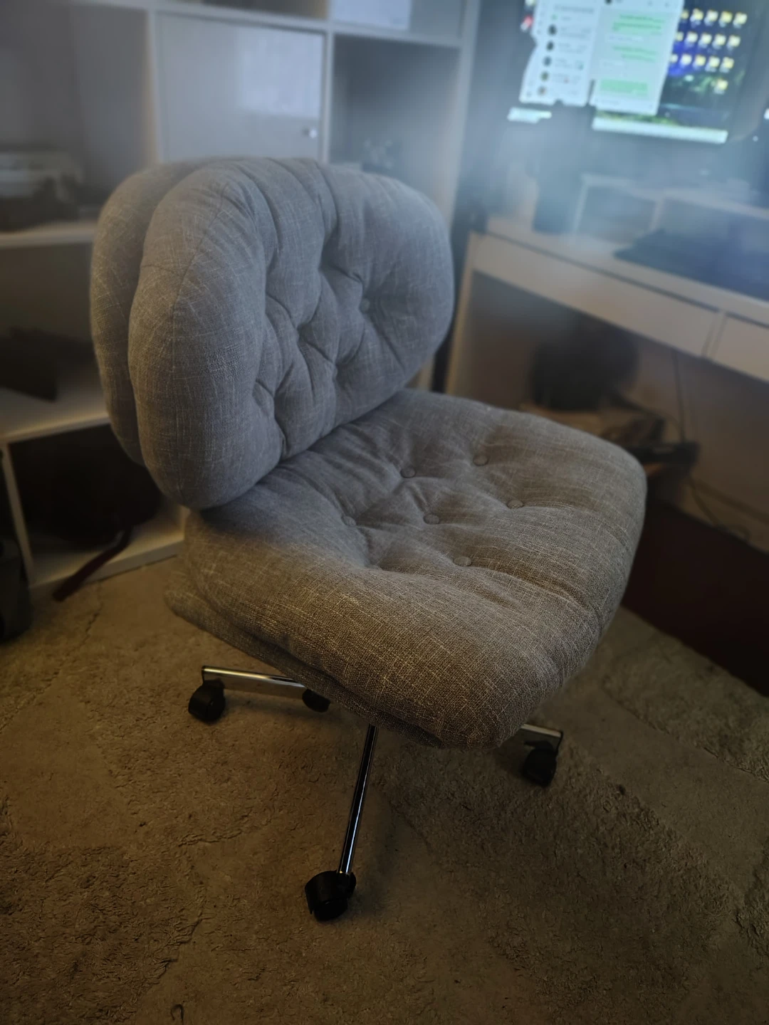 Tufted Grey Cross legged Office Chair