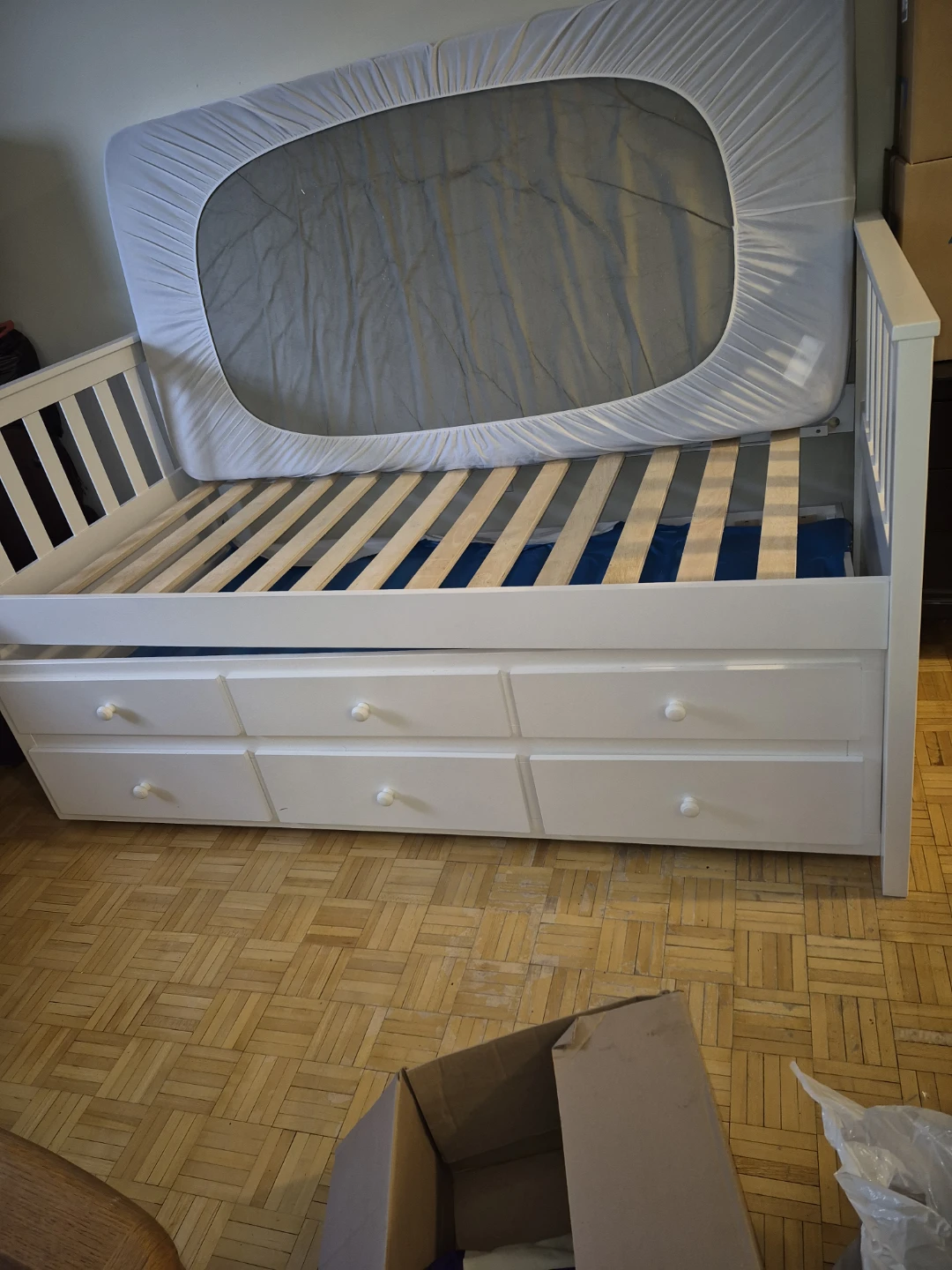 White Twin Daybed with Storage Drawers. - photo 4
