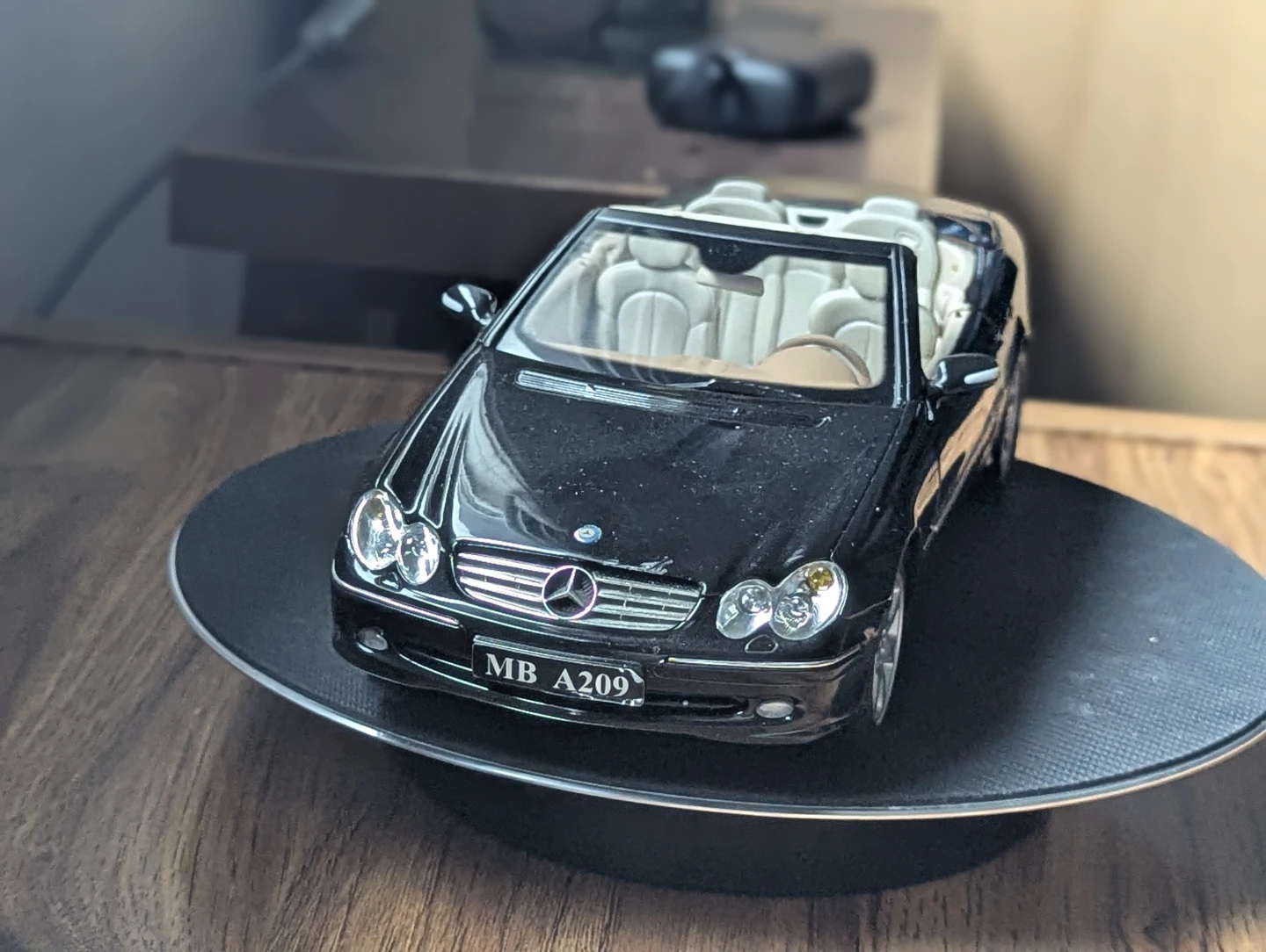 Kyosho Mercedes Benz CLK Cabrio 1:18 diecast - photo 2