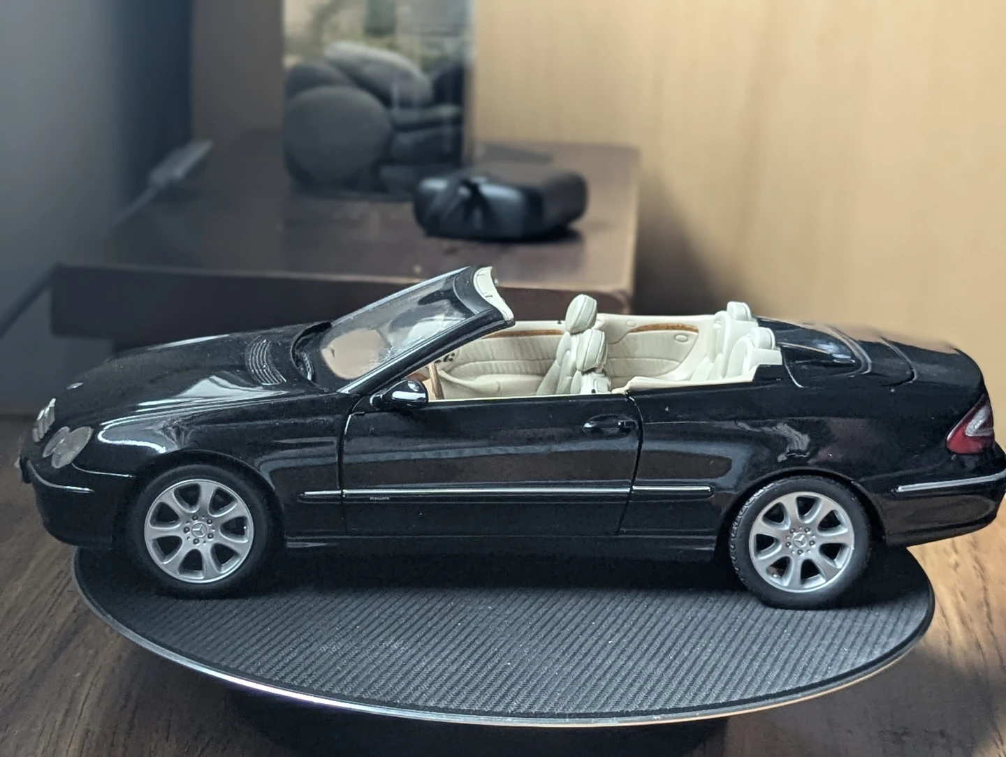 Kyosho Mercedes Benz CLK Cabrio 1:18 diecast - photo 3