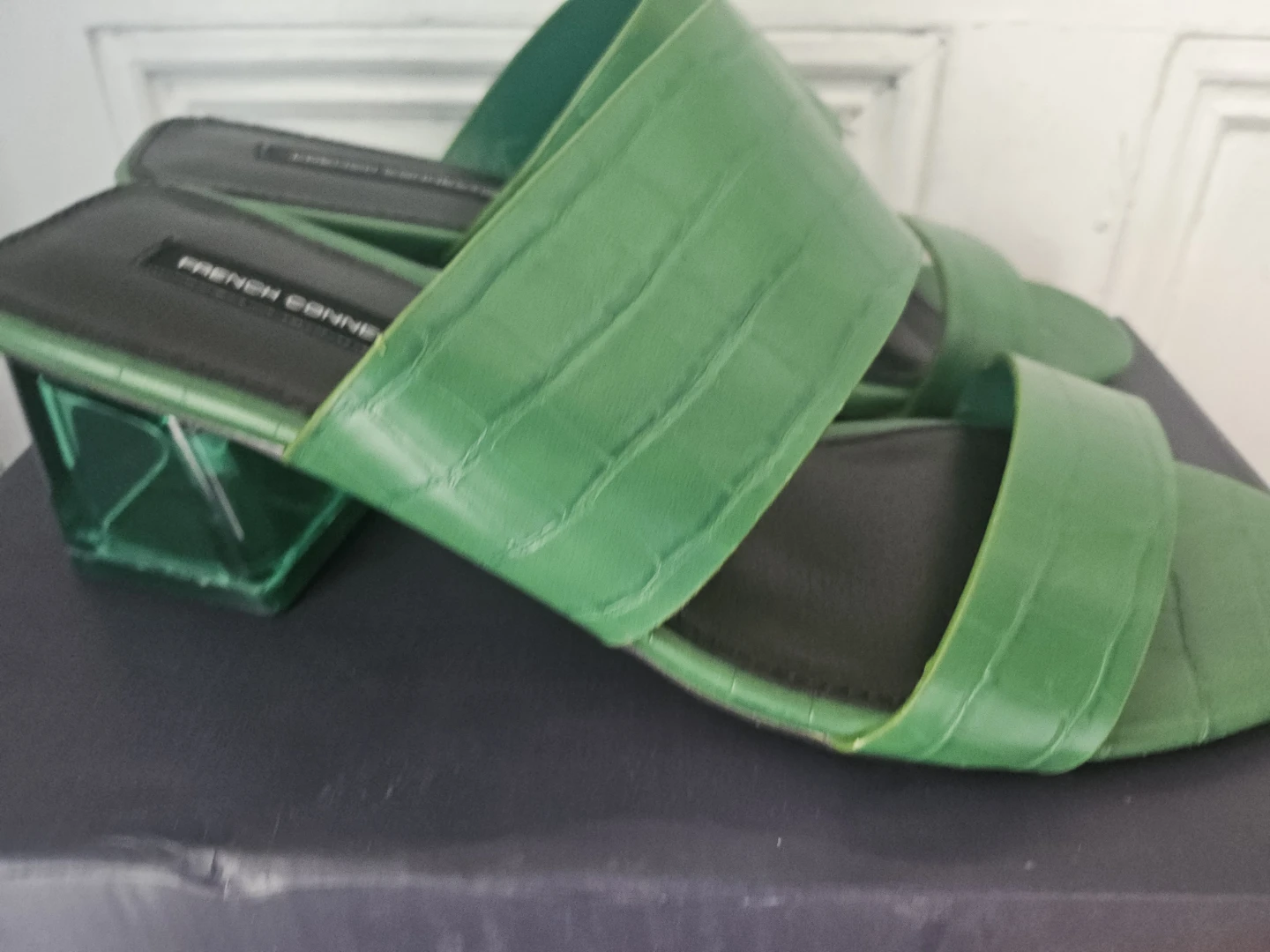 French Connection Green Crocodile Embossed Block Heels - photo 3