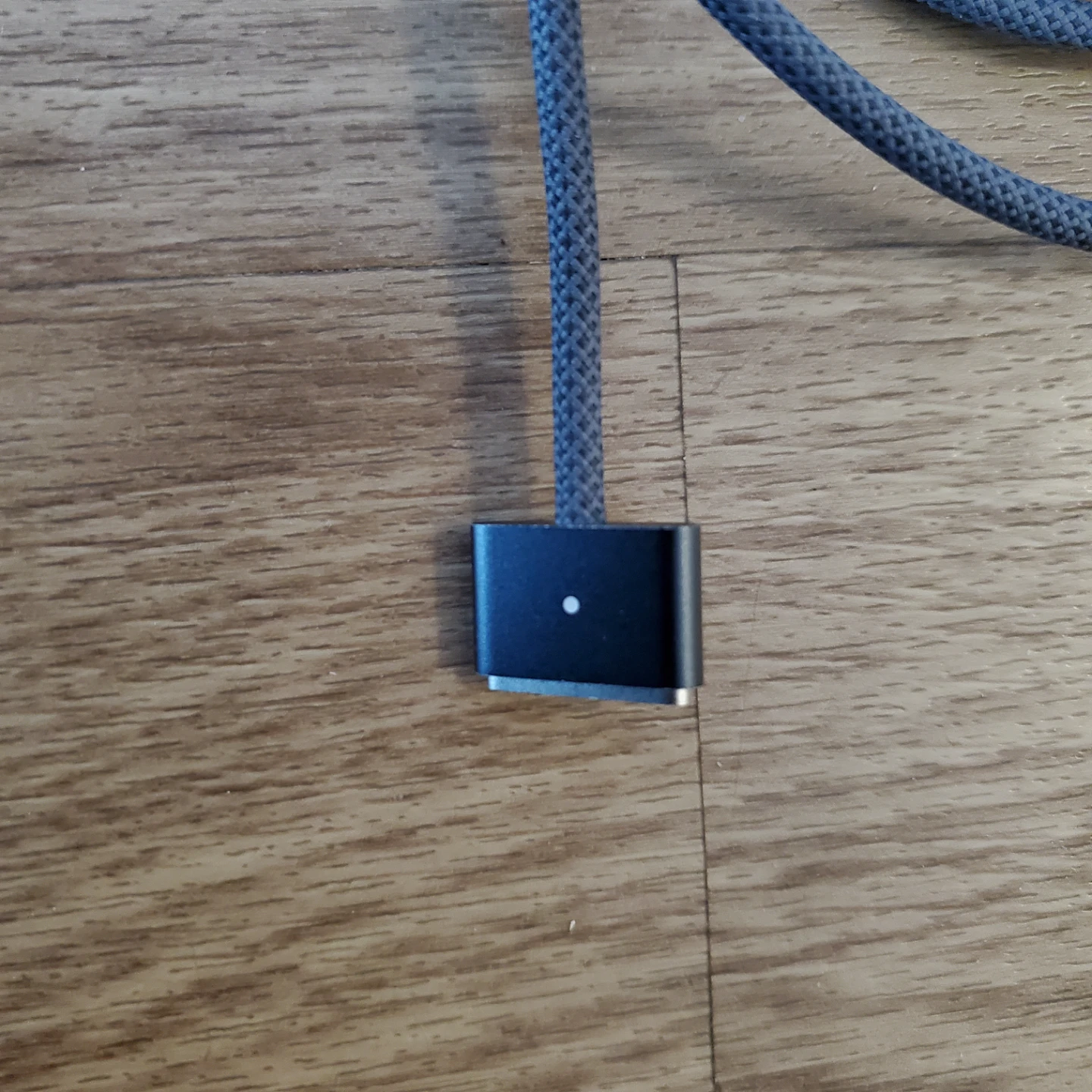 Authentic Macbook charge cable. USB-C to MagSafe 3 Cable (2m) - photo 2