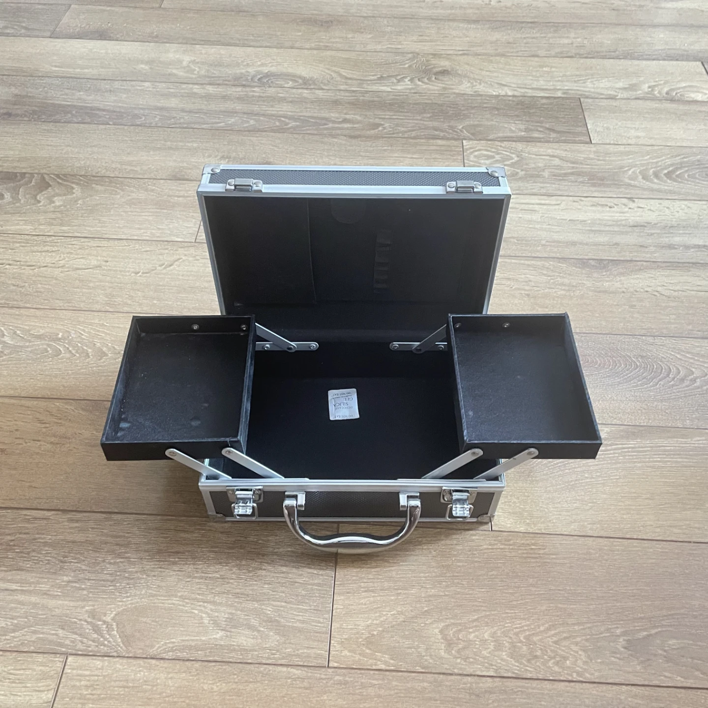 Silver Aluminum Makeup Train Case - photo 2
