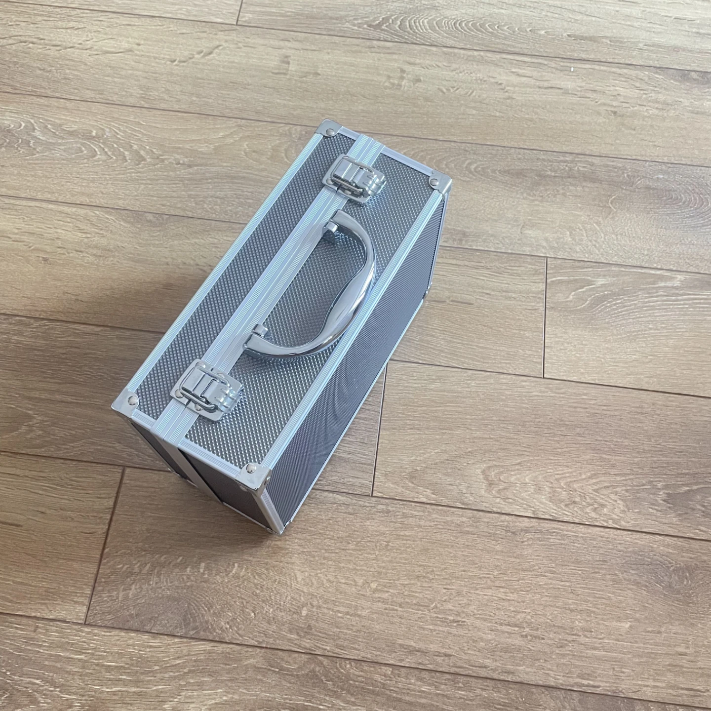 Silver Aluminum Makeup Train Case - photo 4