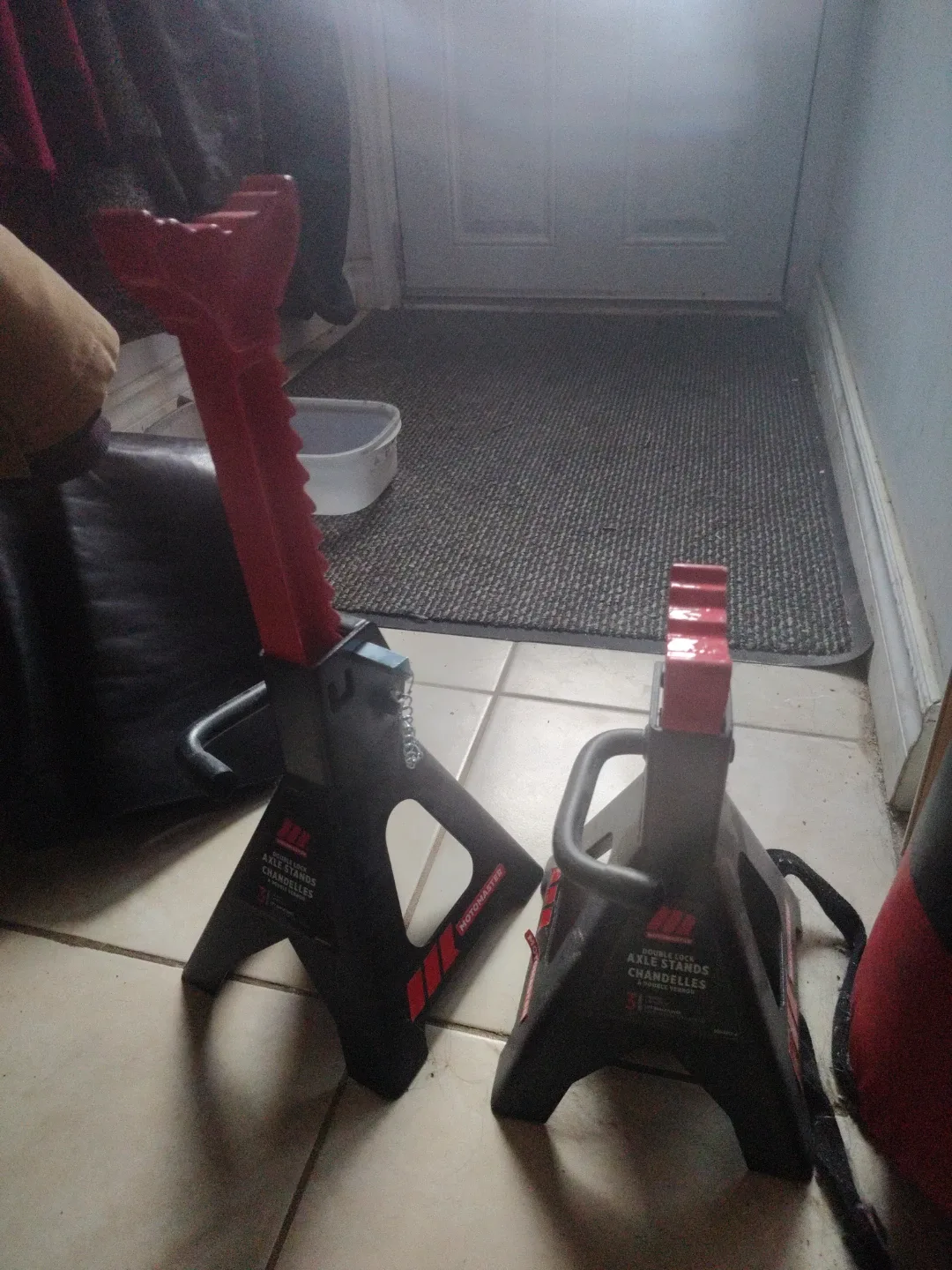Motomaster Double Lock Axle Stands - brand new no box