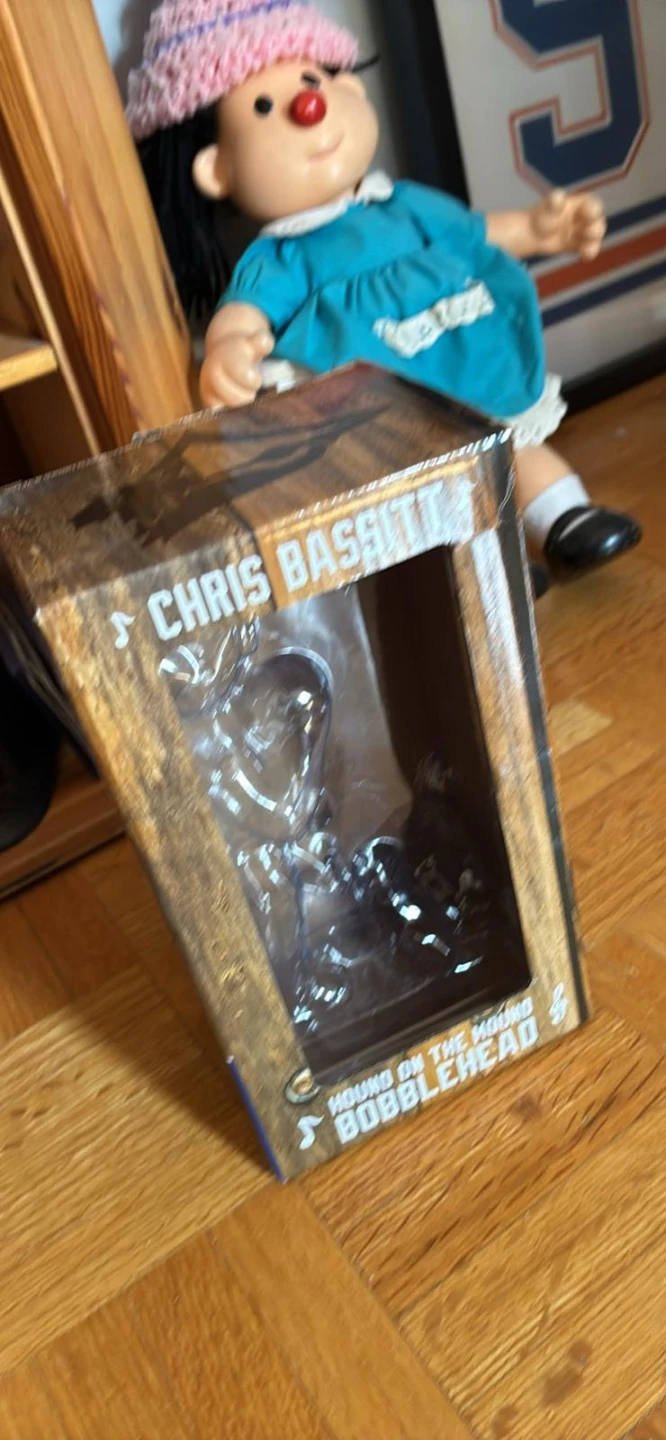 Chris Bassitt Toronto Blue Jays "Hound on the Mound" Bobblehead - photo 3