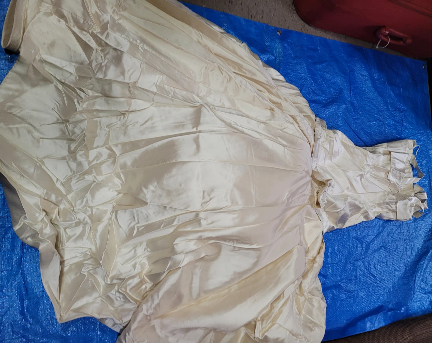 Cream Satin Wedding Dress with Bow Back - photo 3