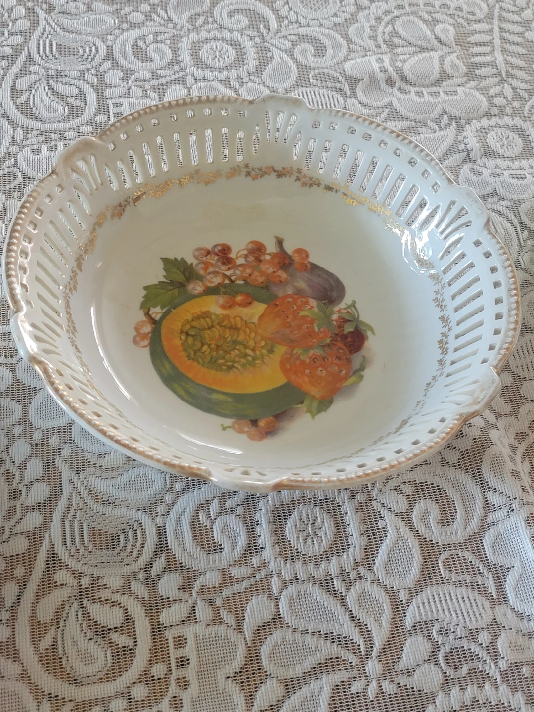 1950s German Reticulated Slotted Open Lace Fruit Bowl - photo 5