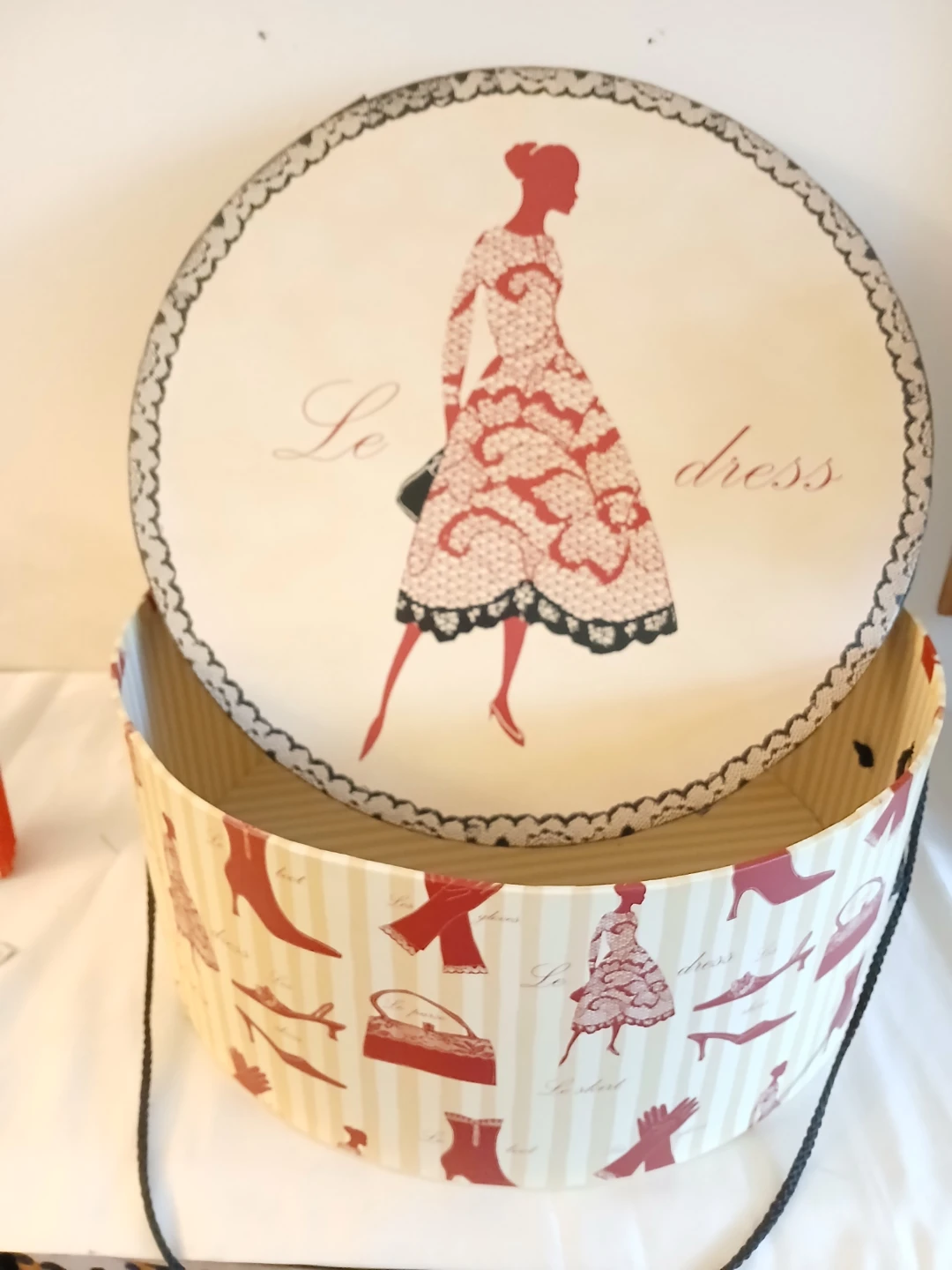 4 Decorative Round Storage Hat Boxes - photo 4