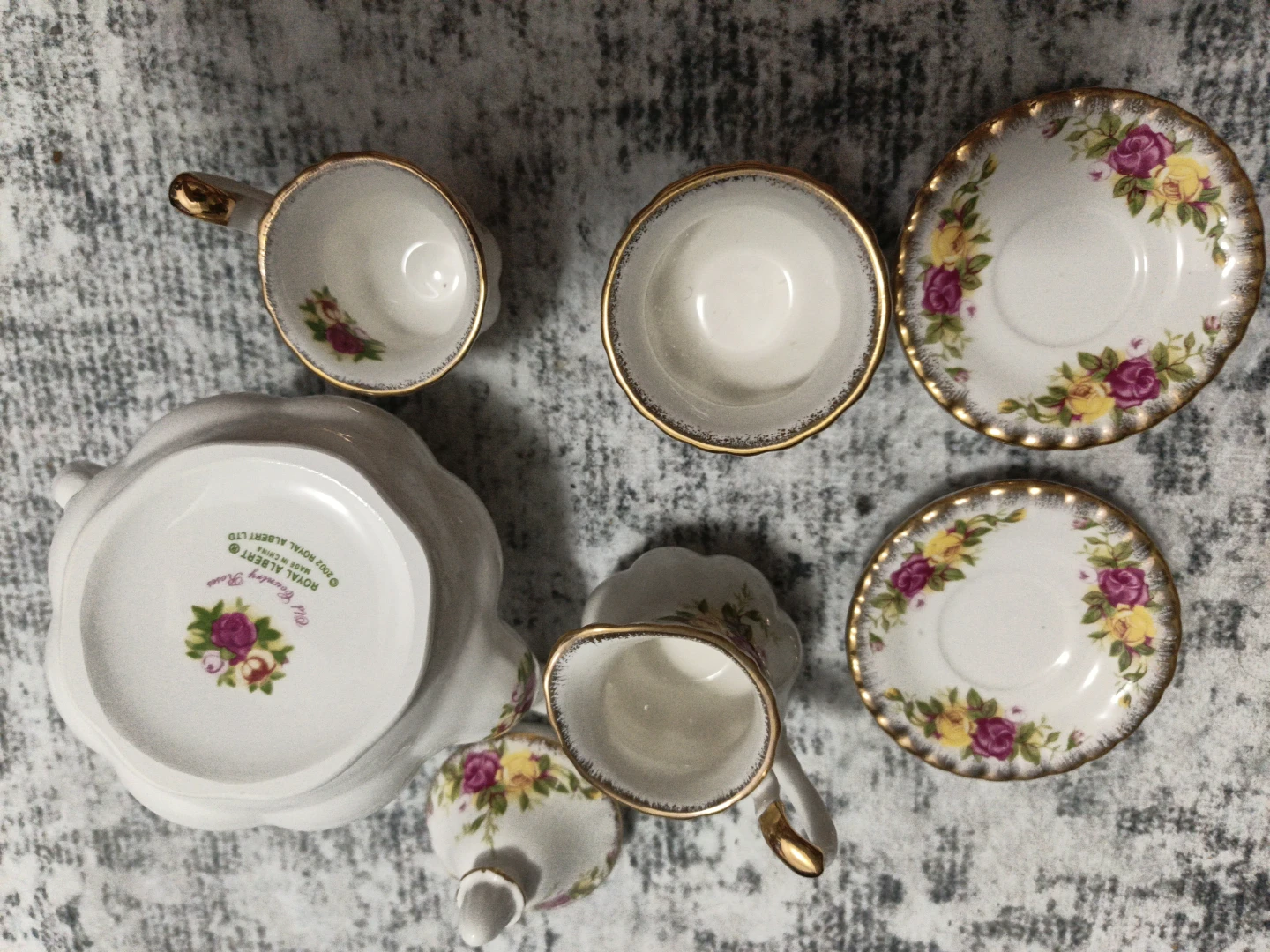 Miniature Royal Albert Old Country Roses Teacup and Saucer Set - photo 2