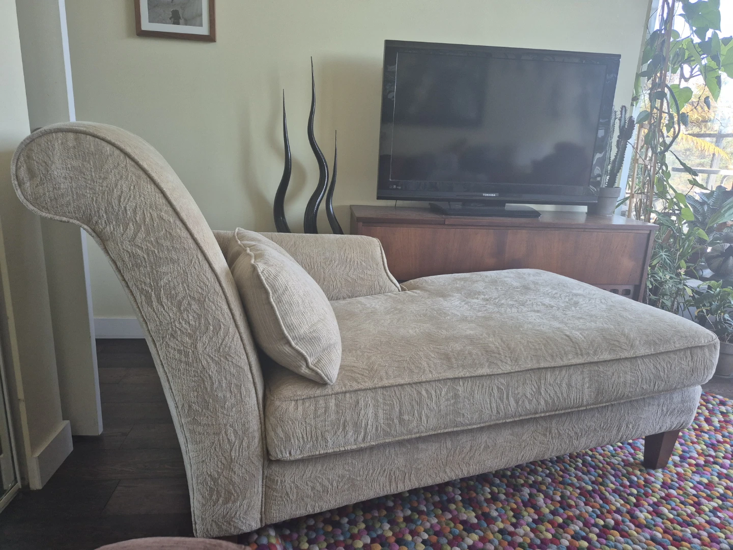 Elegant mid-century fainting couch/chaise - photo 2