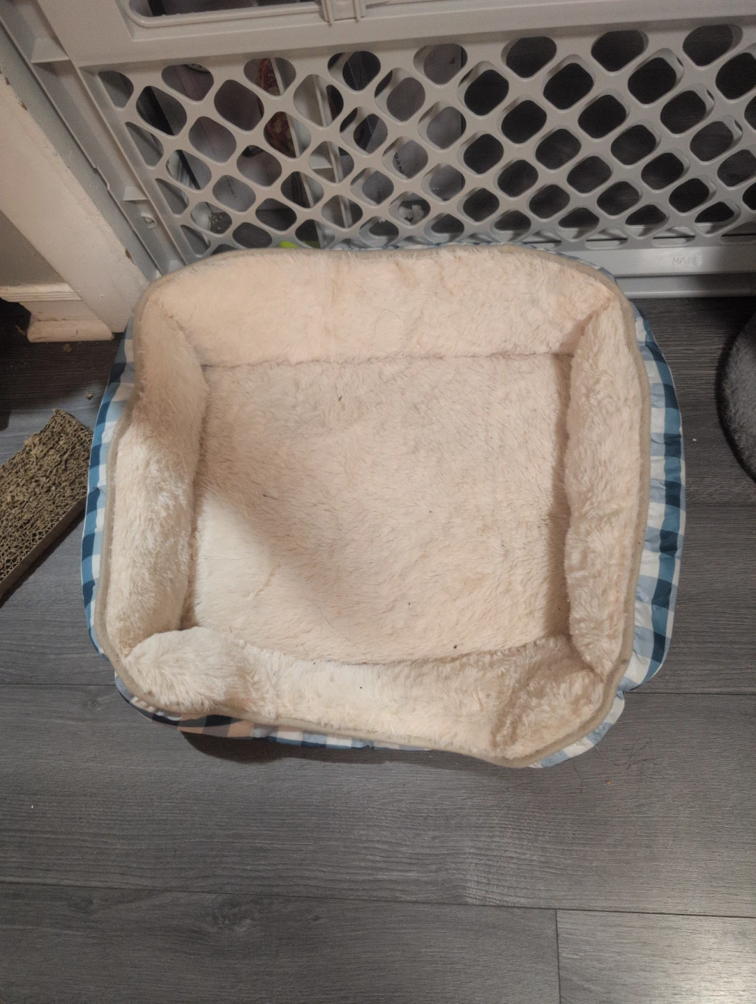 Blue & White Plaid Pet Bed