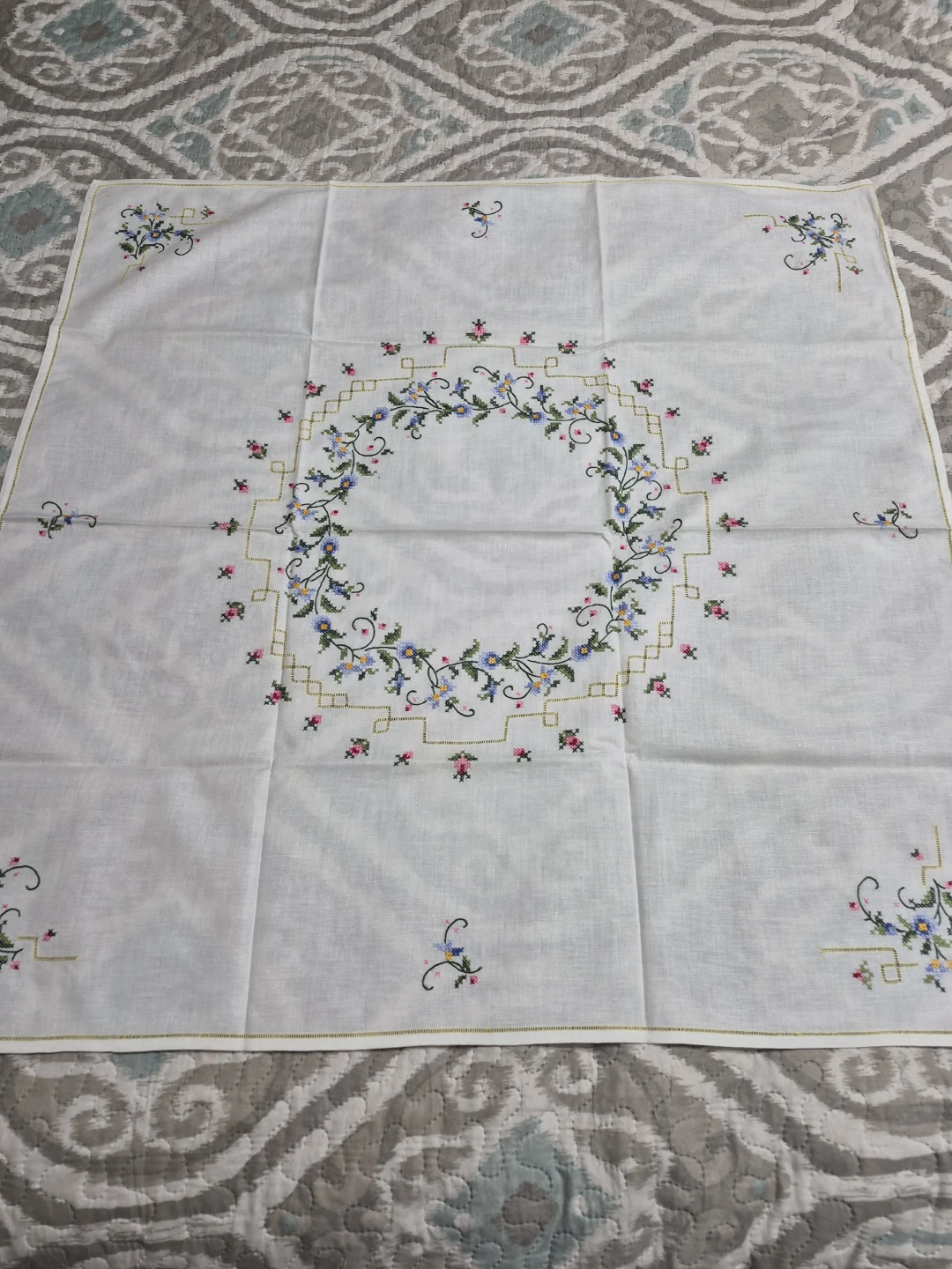 Beautiful Vintage Hand Embroidered White 33" x 33"  Table Decor