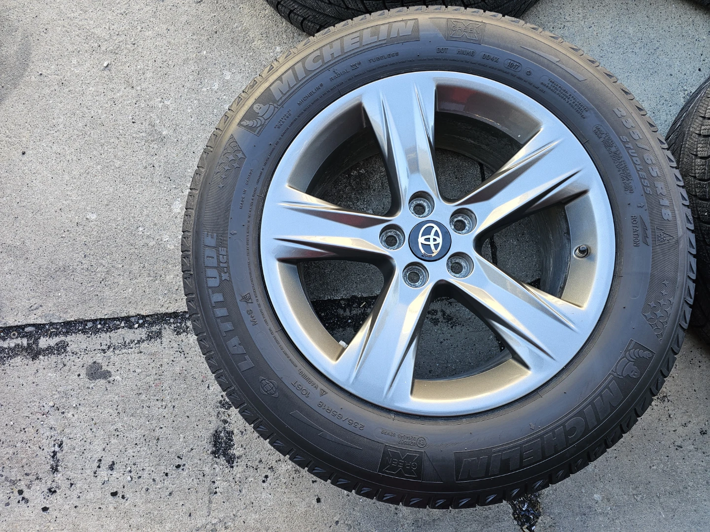 TOYOTA HIGHLANDER/LEXUS RX350 WINTER TIRES ON O.E.M RIMS - photo 3