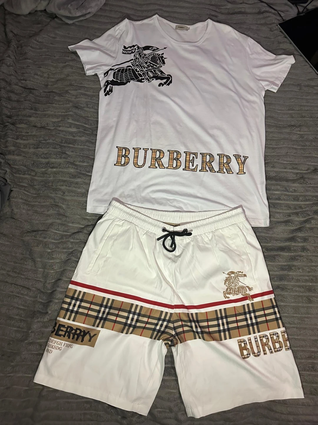 Burberry T-Shirt and Shorts Set