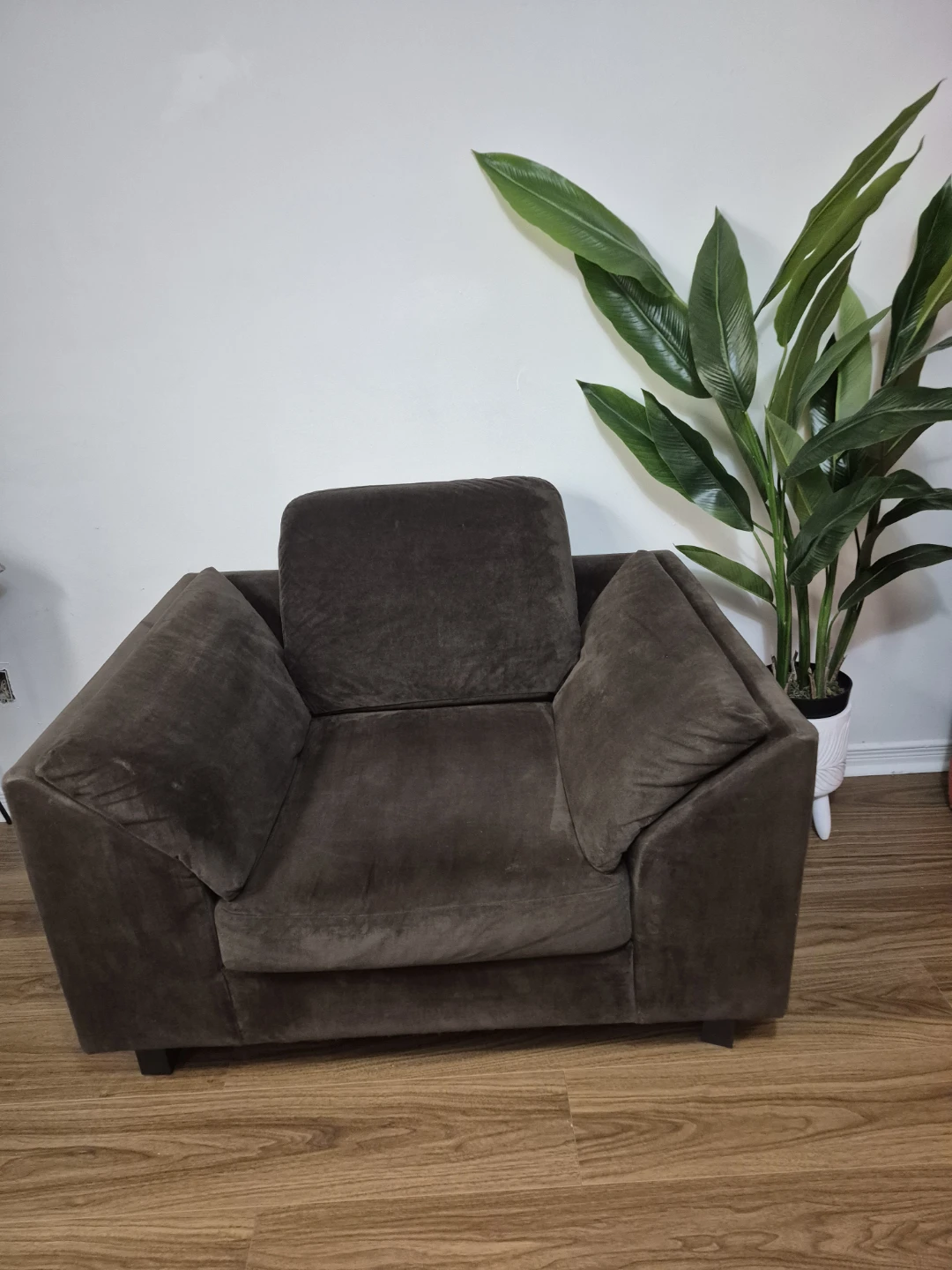 EQ3 Armchair – Brown